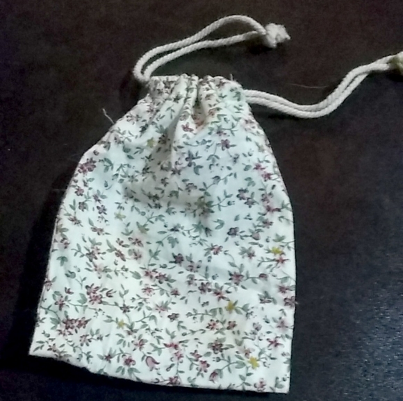 Accessories - Small Vintage Linen Cream Tone Floral Print Drawstring Change Pouch